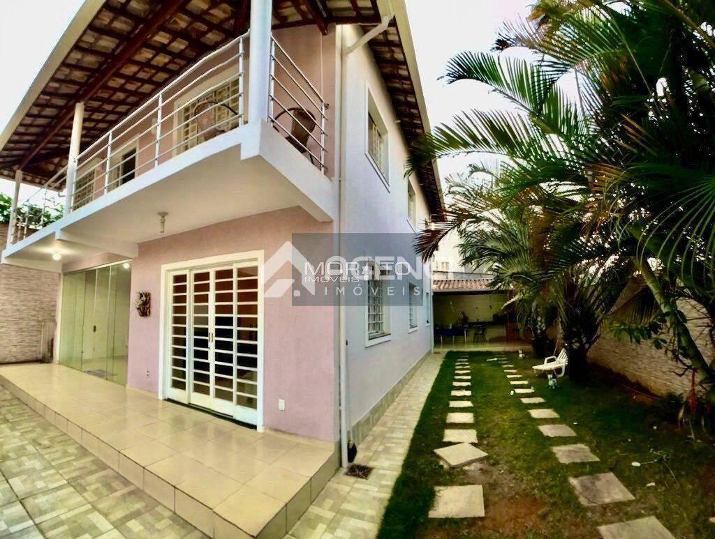 Casa, Cabral, 5 Quartos, 0 Vaga, 1 Suíte