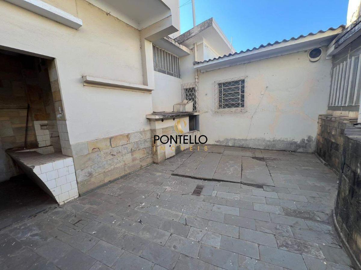 Casa, Centro, 4 Quartos, 2 Vagas, 1 Suíte