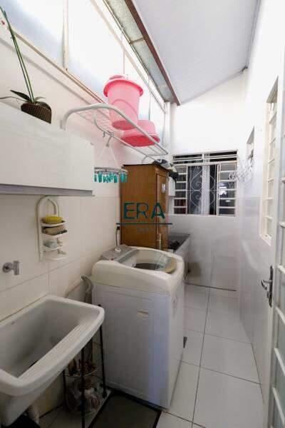 Casa, Buritis, 2 Quartos, 2 Vagas, 1 Suíte