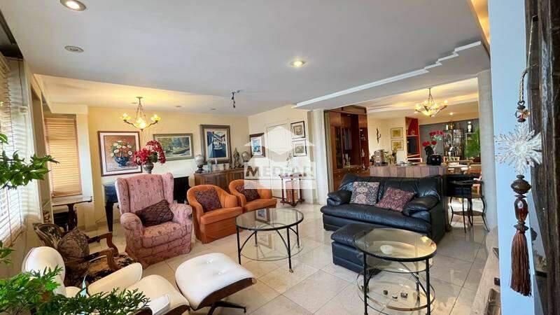 Apartamento, Funcionários, 4 Quartos, 2 Vagas, 1 Suíte