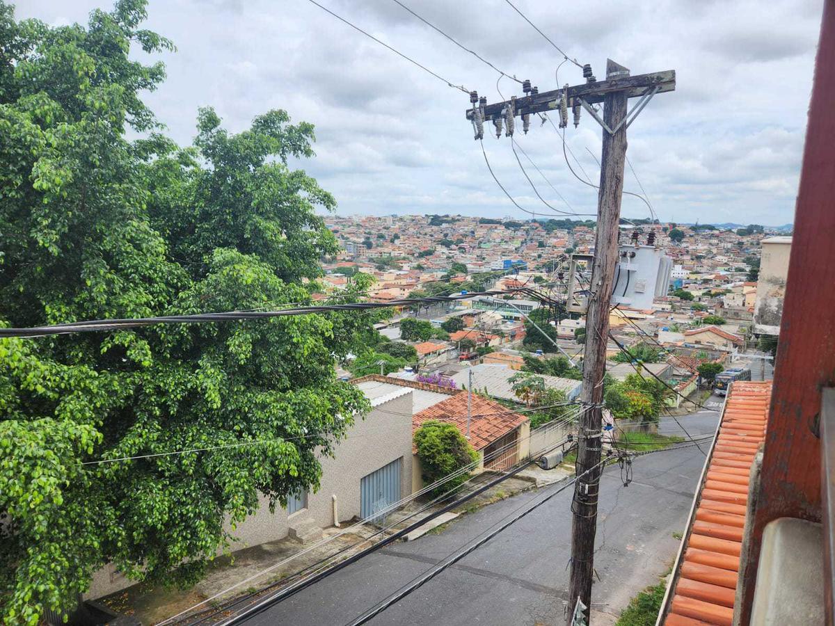 Casa, Novo Glória, 4 Quartos, 2 Vagas, 1 Suíte