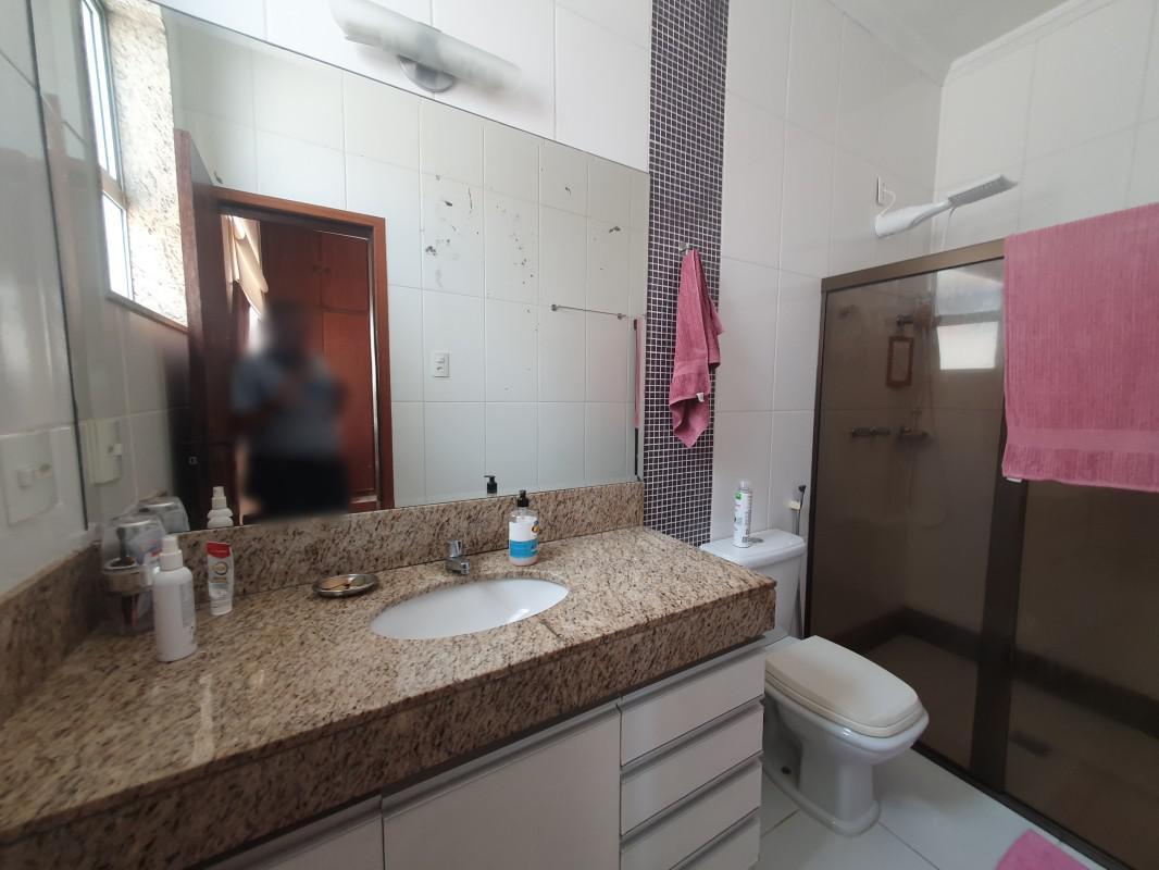 Casa, Jardim América, 4 Quartos, 4 Vagas, 1 Suíte