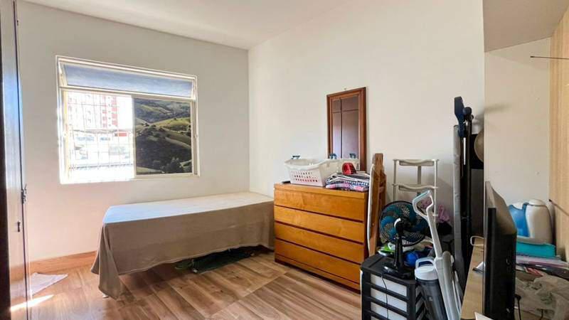 Apartamento, Floresta, 6 Quartos, 0 Vaga, 1 Suíte
