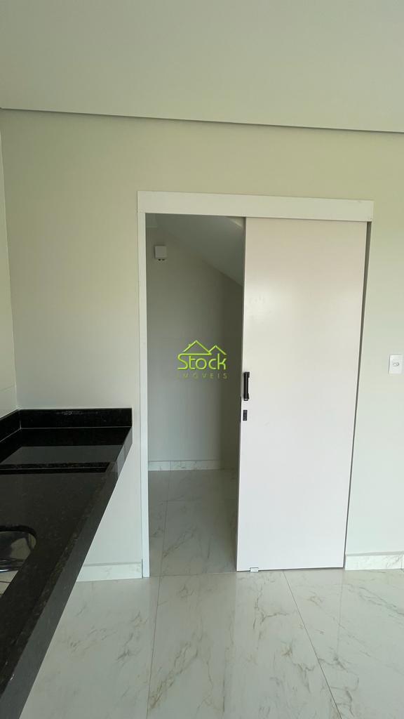 Casa, Shalimar, 3 Quartos, 2 Vagas, 1 Suíte