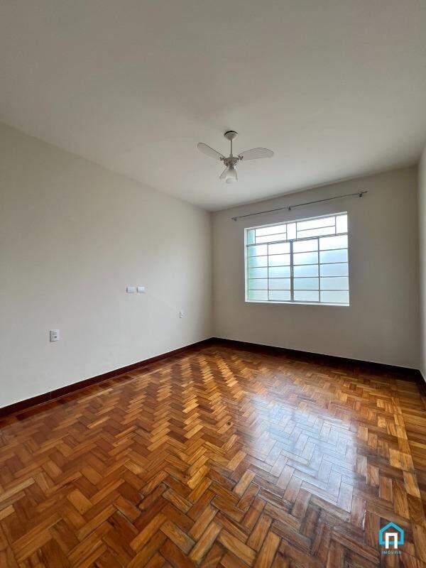 Casa, Centro, 2 Quartos, 1 Vaga, 1 Suíte