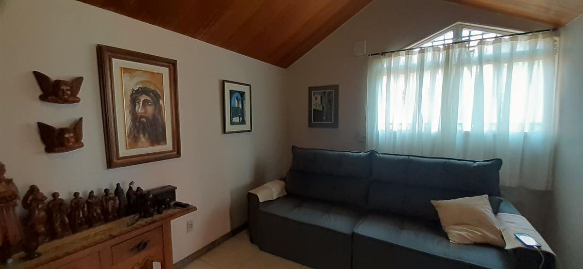 Casa Comercial, Sagrada Família, 3 Quartos, 1 Vaga, 1 Suíte