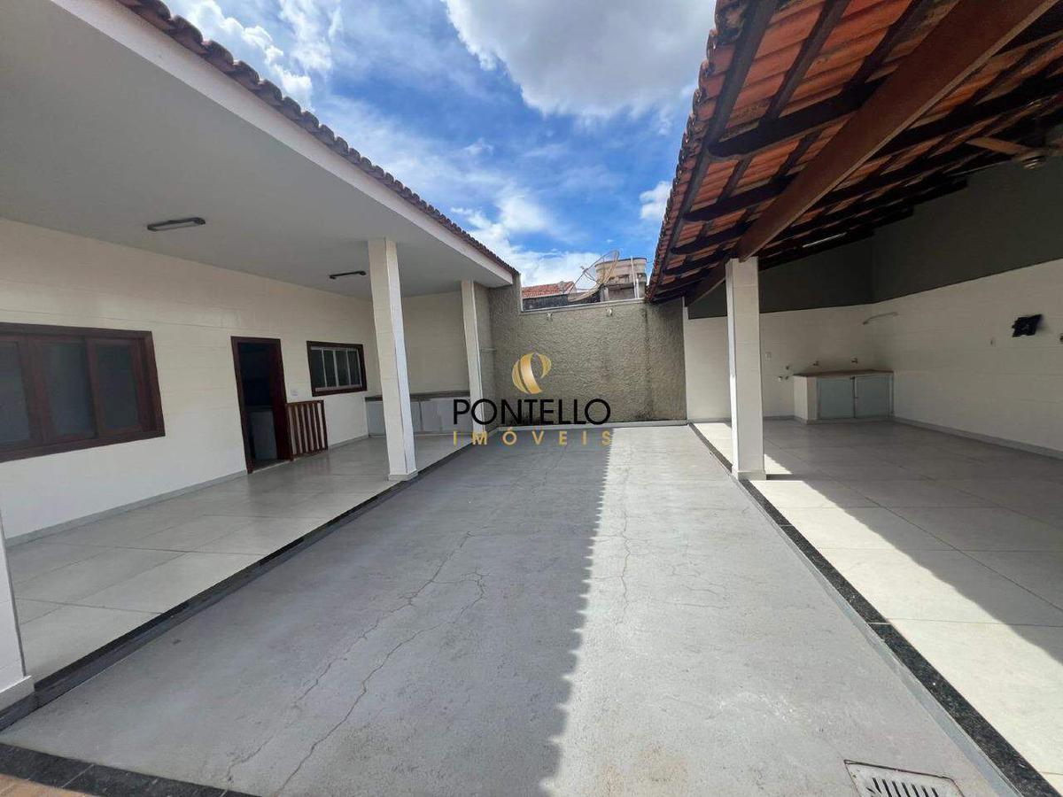 Casa, Jardim Arizona, 4 Quartos, 3 Vagas, 1 Suíte