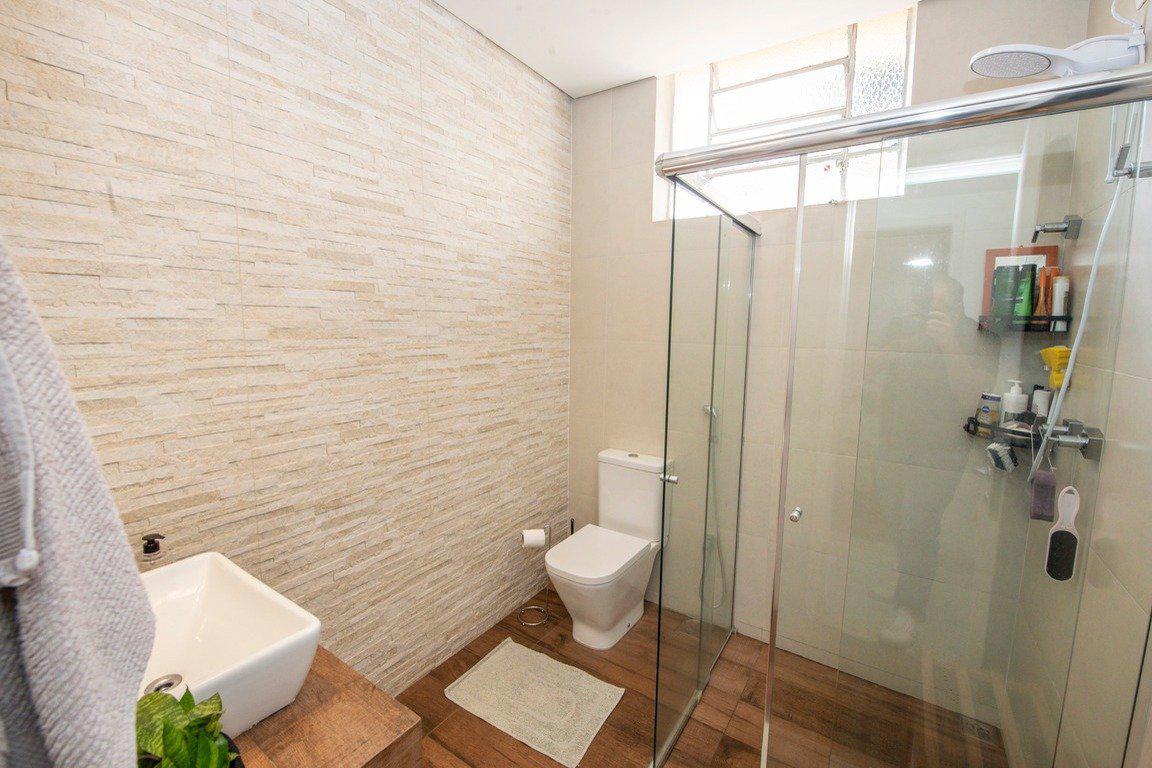 Casa, Cachoeirinha, 6 Quartos, 4 Vagas, 2 Suítes