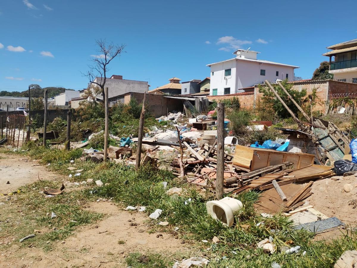 Lote, Céu Azul, 0 Quarto, 0 Vaga