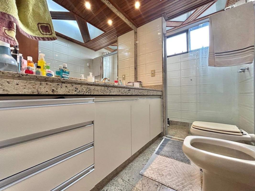 Apartamento, Funcionários, 4 Quartos, 2 Vagas, 1 Suíte