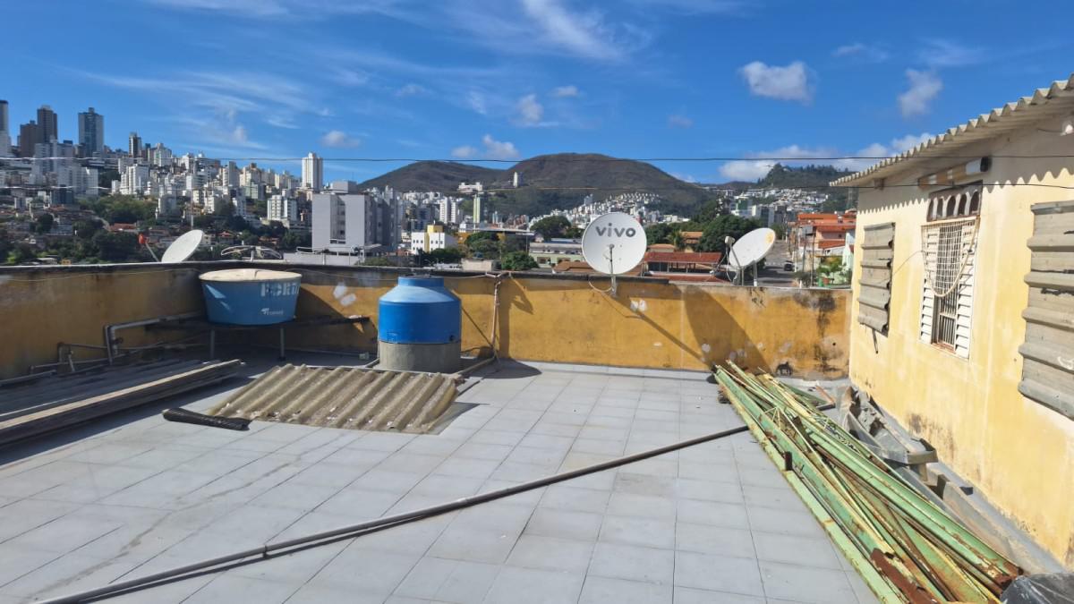 Casa, Palmeiras, 12 Quartos, 2 Vagas, 1 Suíte