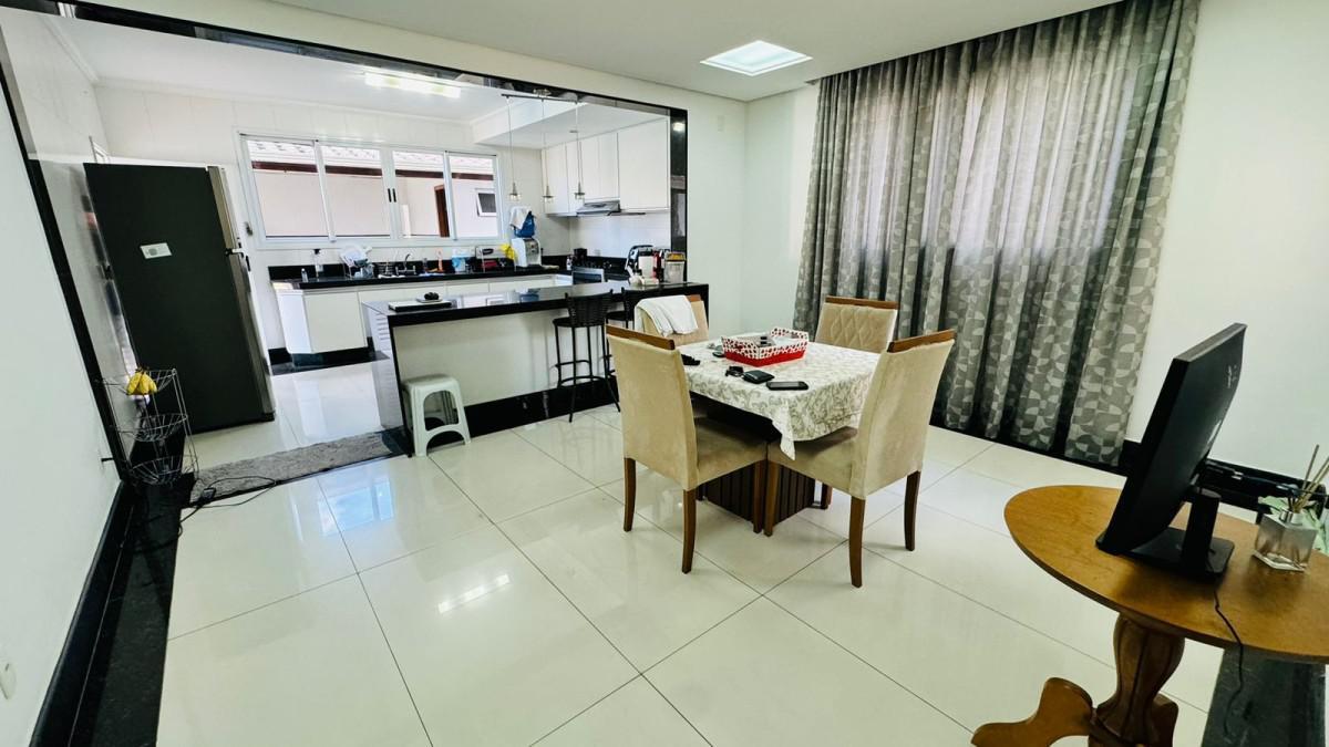 Casa, Espírito Santo, 4 Quartos, 4 Vagas, 3 Suítes