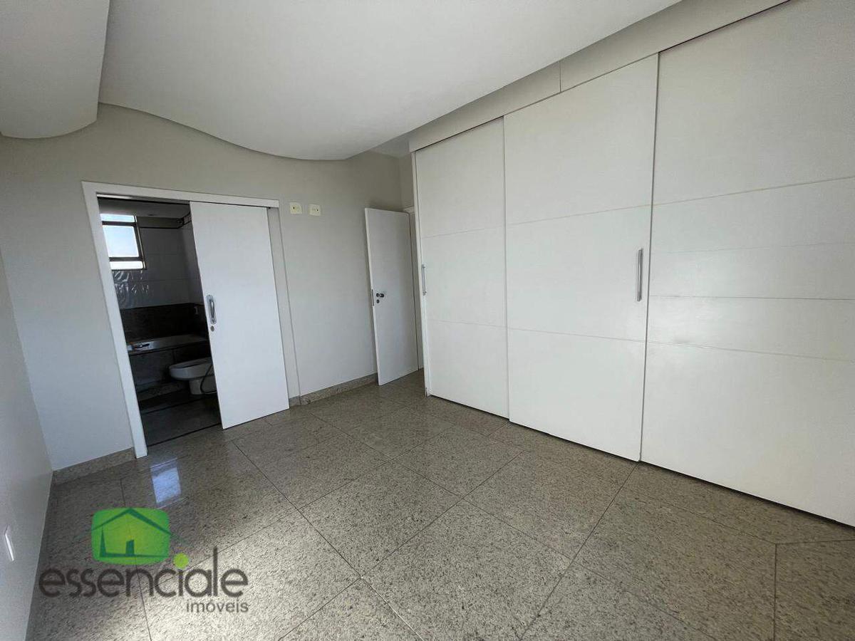 Apartamento, Barreiro, 3 Quartos, 2 Vagas, 1 Suíte