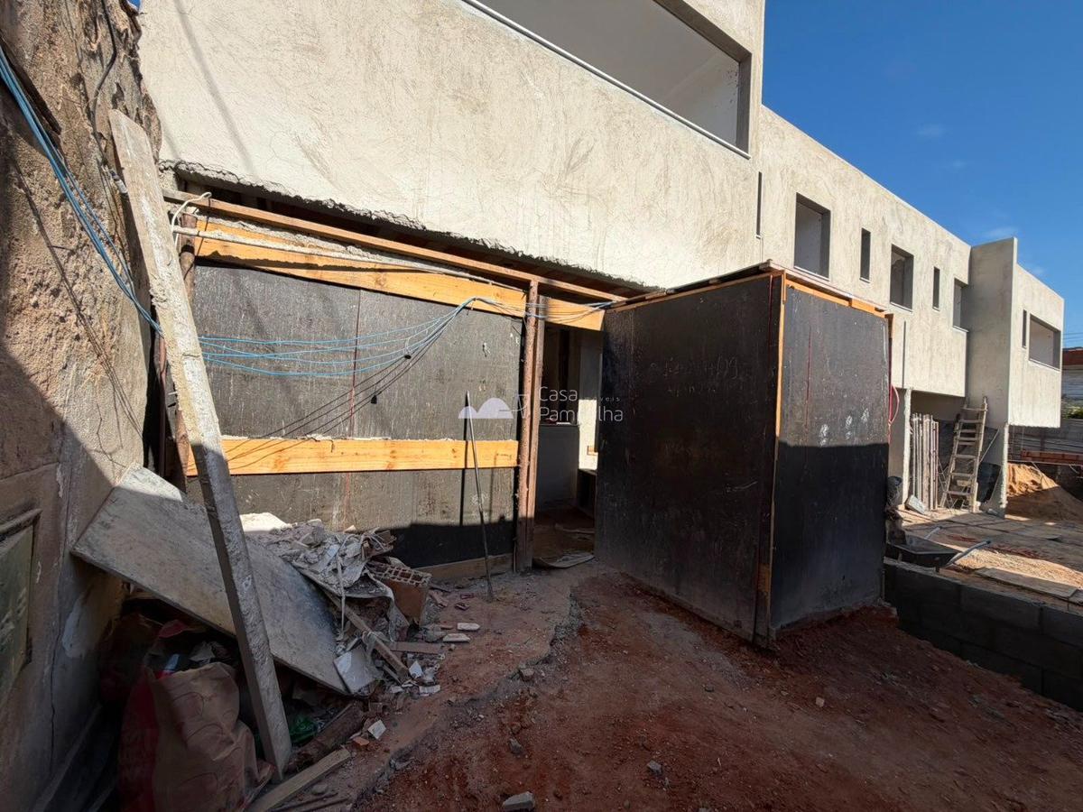 Casa, Itapoã, 3 Quartos, 2 Vagas, 1 Suíte