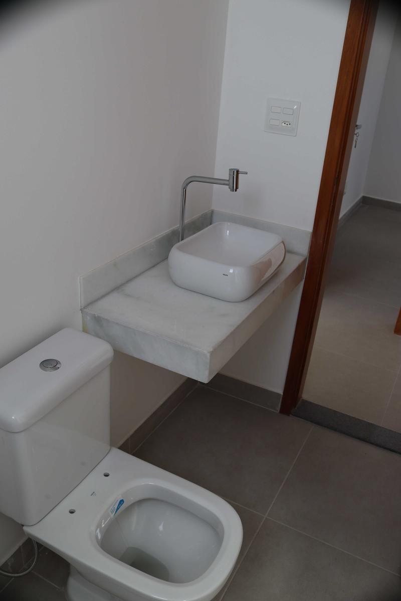 Apartamento, Sagrada Família, 2 Quartos, 2 Vagas, 1 Suíte