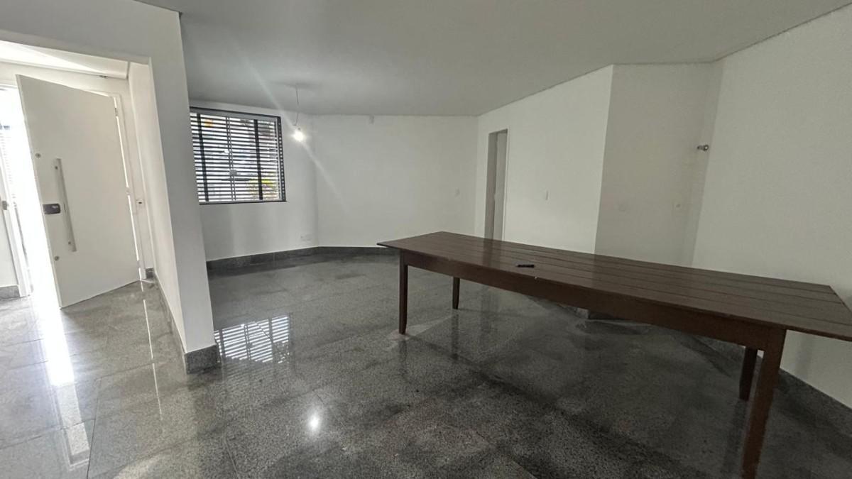 Casa, Cachoeirinha, 4 Quartos, 4 Vagas