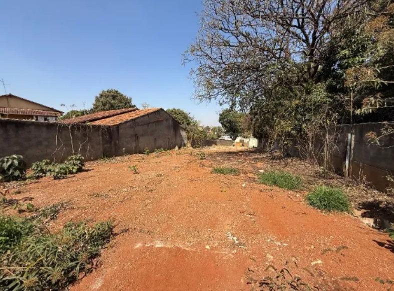 Lote, São Pedro, 1 Quarto, 0 Vaga