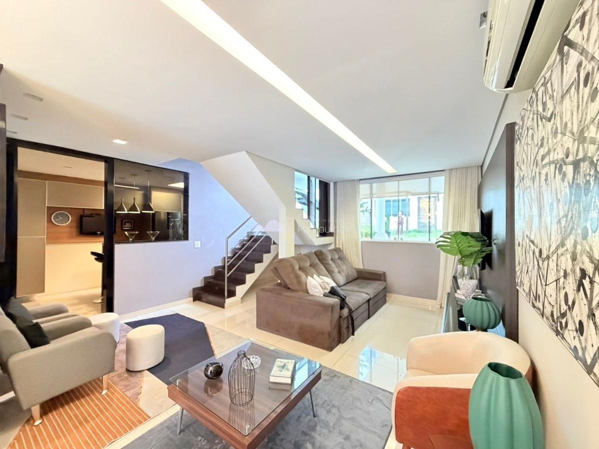 Casa, Trevo, 4 Quartos, 2 Vagas, 2 Suítes