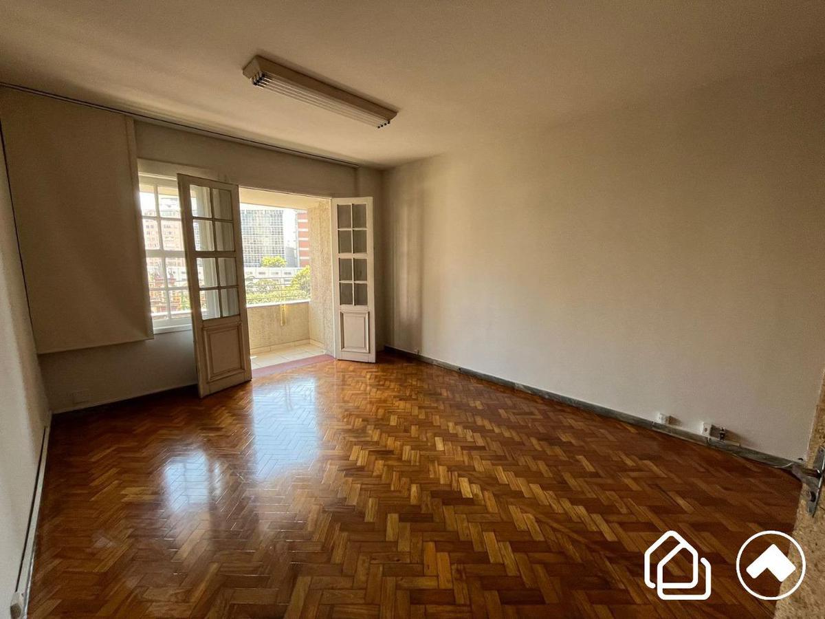 Sala, Centro