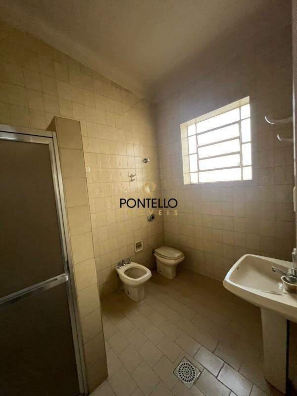 Casa, Centro, 4 Quartos, 2 Vagas, 1 Suíte