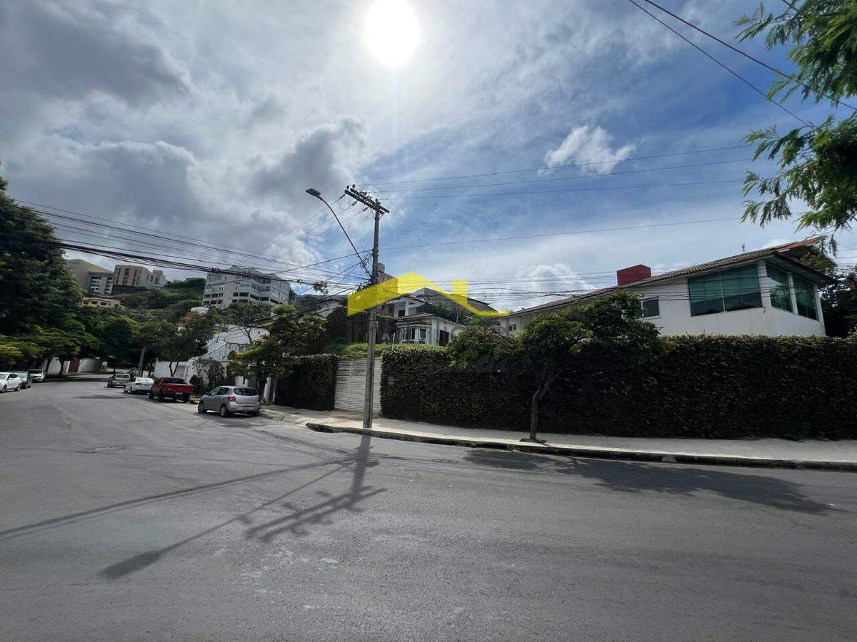 Casa, Estoril, 3 Quartos, 6 Vagas, 1 Suíte