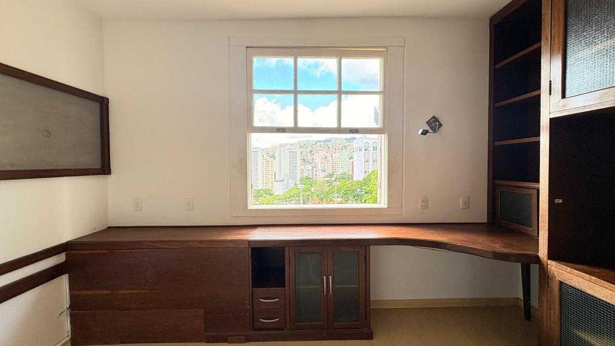 Casa, Vila Paris, 4 Quartos, 4 Vagas, 2 Suítes