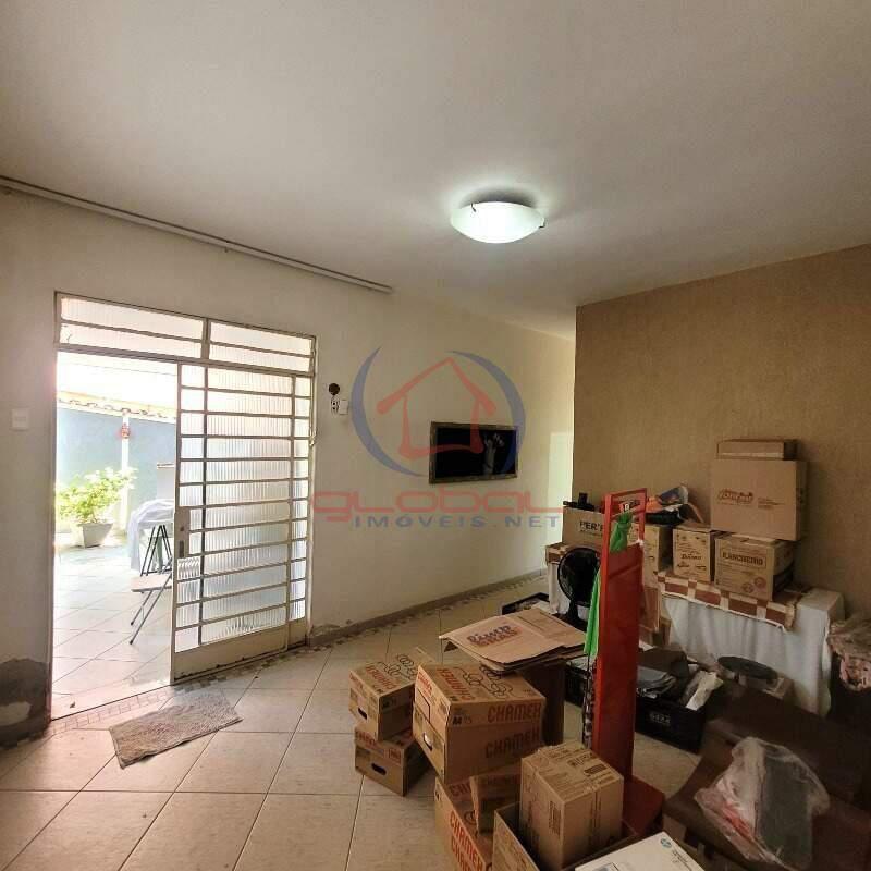 Casa, Alípio de Melo, 4 Quartos, 2 Vagas, 1 Suíte