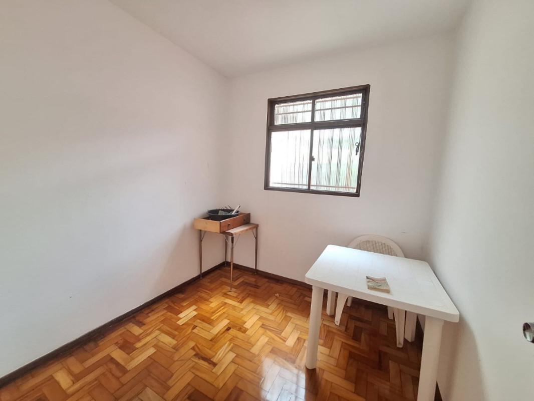 Casa Comercial, Cidade Nova, 4 Quartos, 2 Vagas, 1 Suíte