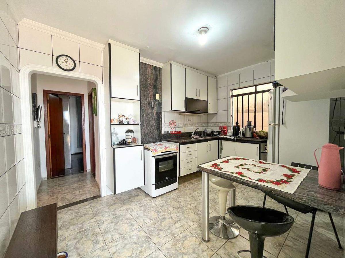 Casa, Barreiro, 3 Quartos, 4 Vagas, 1 Suíte
