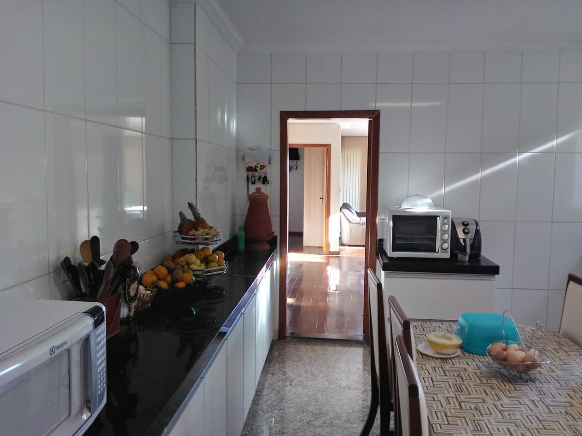 Casa, Fernão Dias, 3 Quartos, 5 Vagas, 1 Suíte