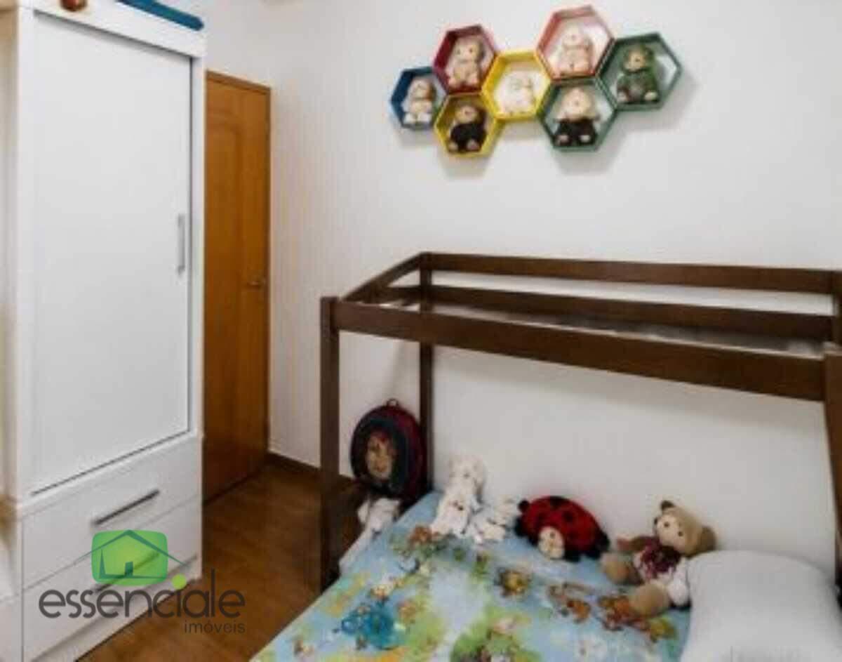Casa, Europa, 3 Quartos, 2 Vagas, 1 Suíte