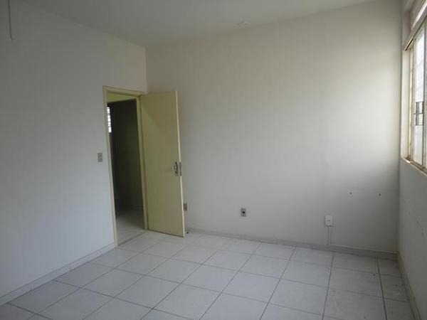 Sala, Funcionários