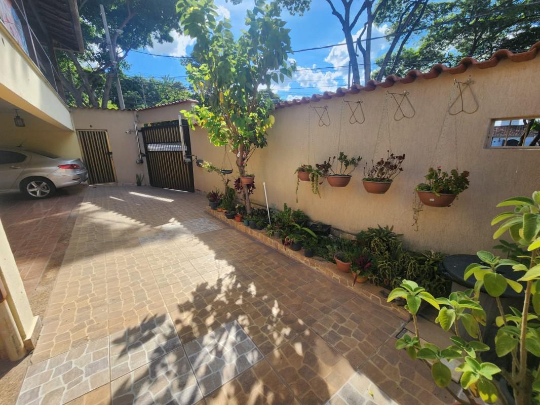 Casa, Alípio de Melo, 6 Quartos, 6 Vagas, 2 Suítes