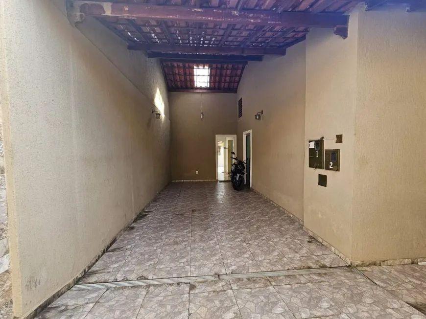 Casa, Santa Branca, 3 Quartos, 2 Vagas, 1 Suíte