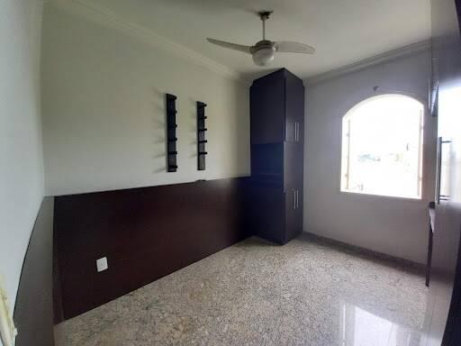 Casa, Centro, 3 Quartos, 0 Vaga, 1 Suíte