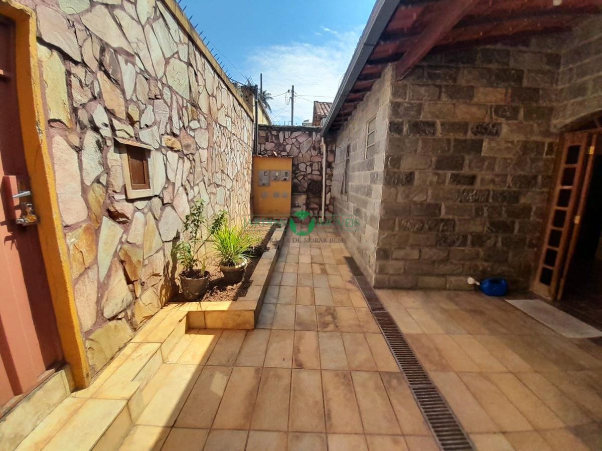 Casa, Cachoeirinha, 3 Quartos, 2 Vagas, 1 Suíte