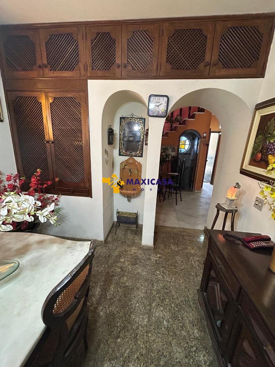 Casa, São José, 5 Quartos, 4 Vagas, 1 Suíte
