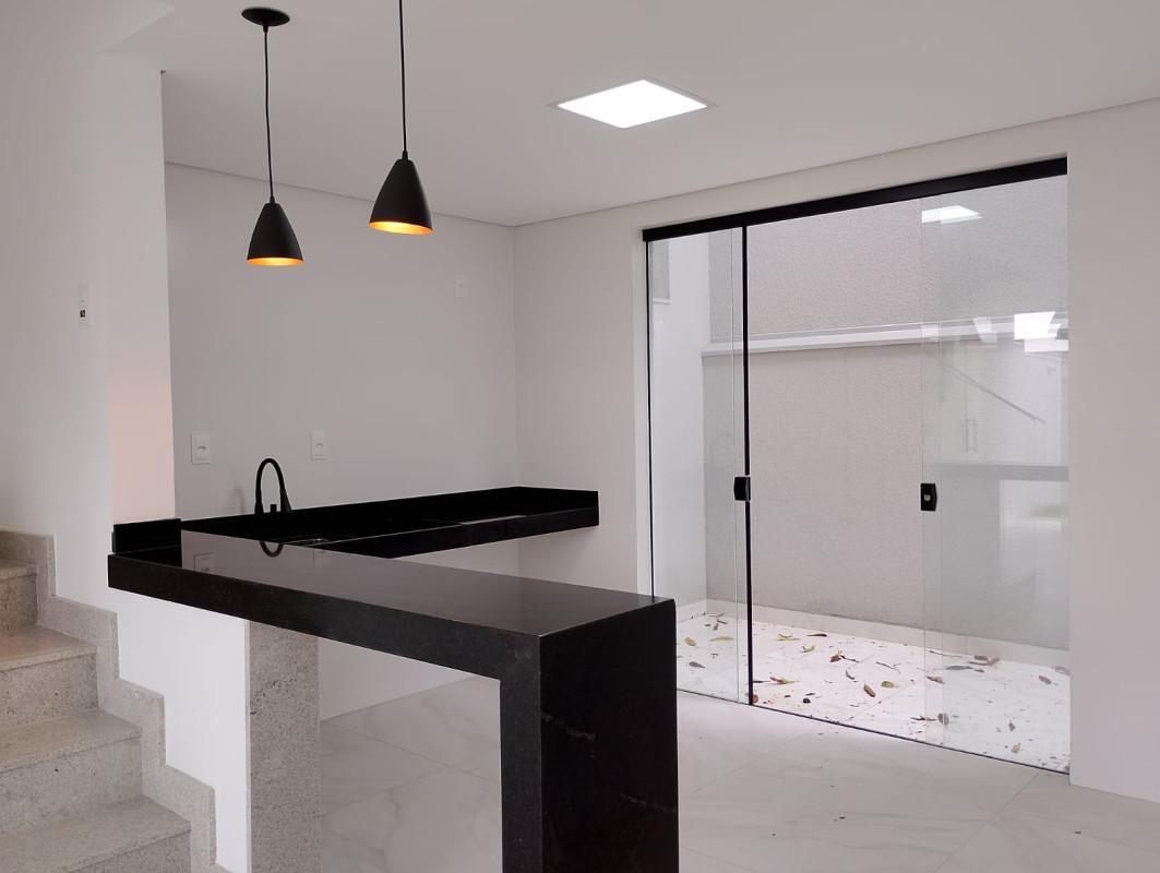 Casa, Planalto, 3 Quartos, 1 Vaga, 2 Suítes