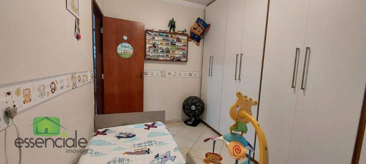 Casa, Santa Cruz Industrial, 3 Quartos, 2 Vagas