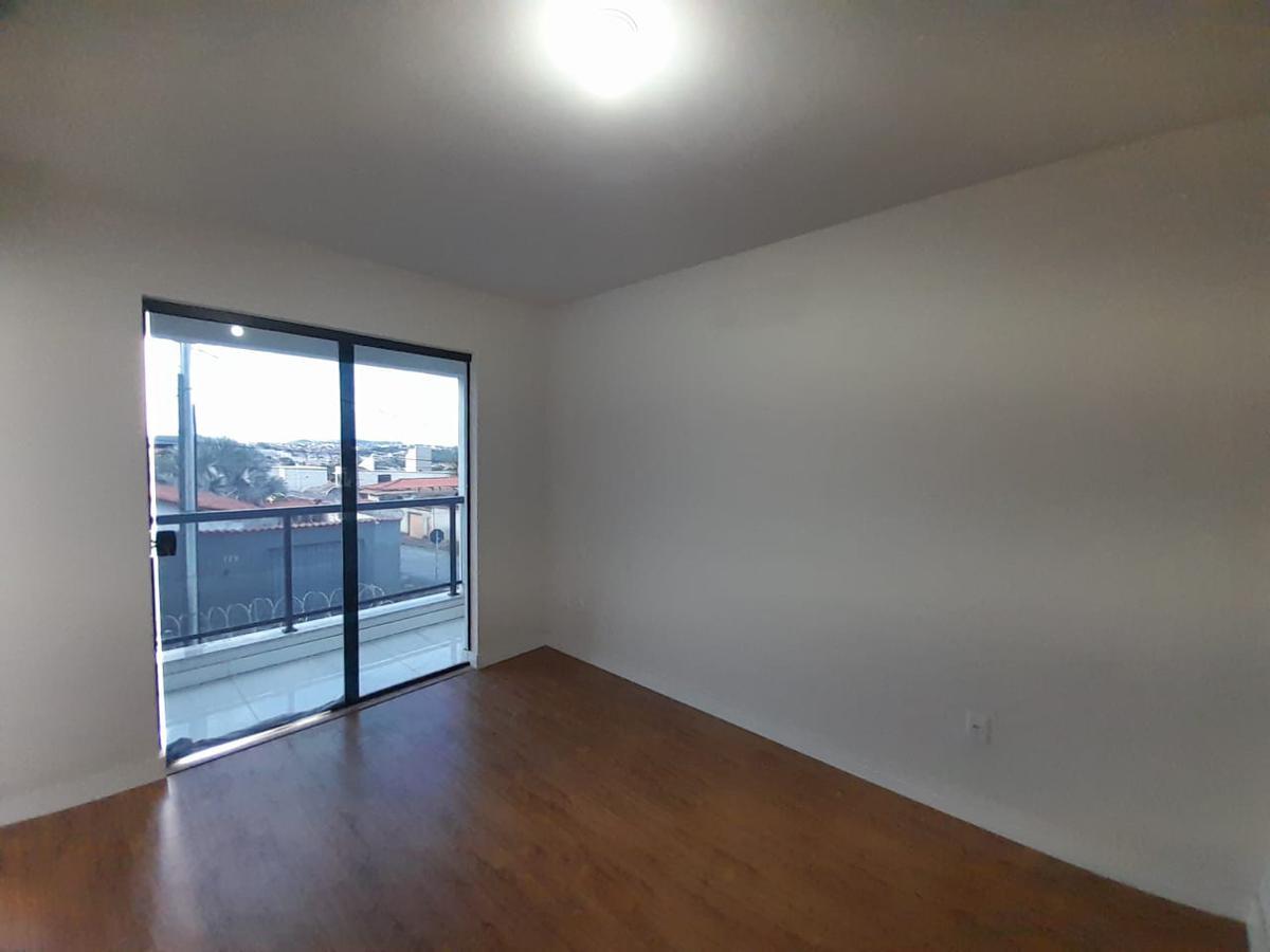 Casa, Floramar, 3 Quartos, 2 Vagas, 1 Suíte