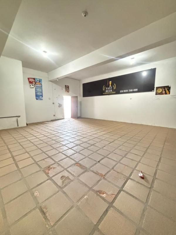 Galpão, Nova Floresta, 0 Quarto, 20 Vagas