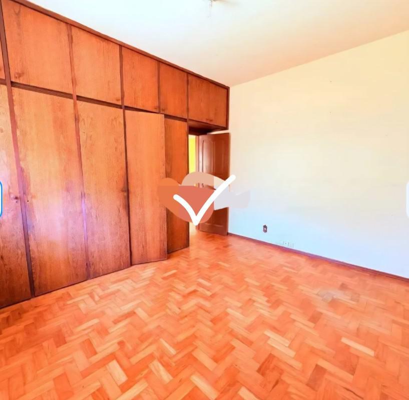 Casa, Sagrada Família, 6 Quartos, 2 Vagas, 1 Suíte