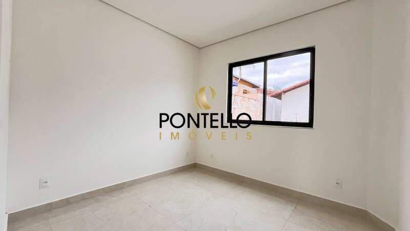 Casa, Santa Branca, 3 Quartos, 2 Vagas, 1 Suíte