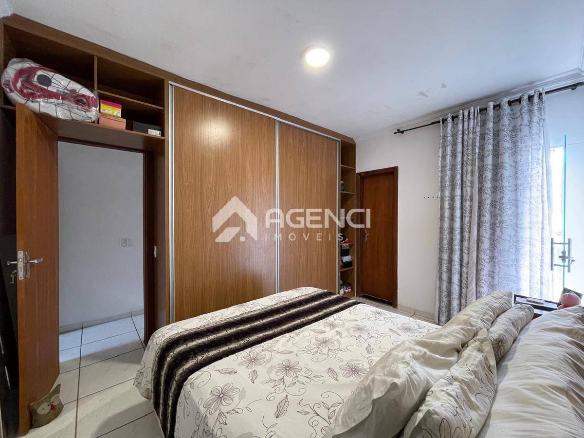 Casa, Parque Xangri-lá, 2 Quartos, 0 Vaga, 2 Suítes