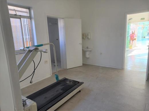 Casa Comercial, Prado, 1 Quarto, 2 Vagas