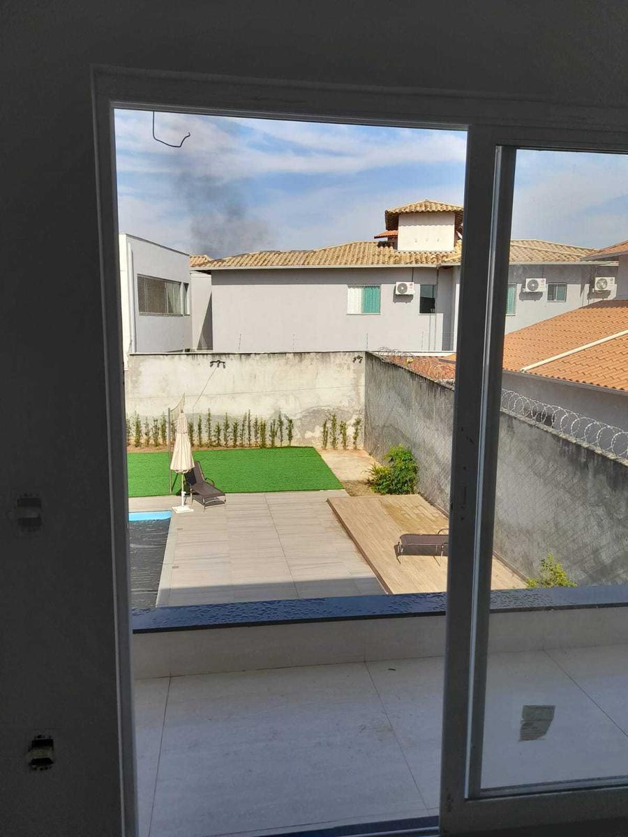 Casa, Cabral, 4 Quartos, 6 Vagas, 3 Suítes