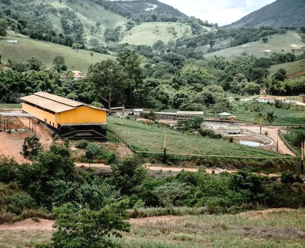 Fazenda, Centro, 4 Quartos, 2 Vagas, 1 Suíte