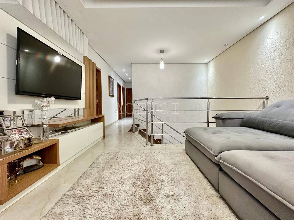 Casa, Cabral, 4 Quartos, 0 Vaga, 1 Suíte