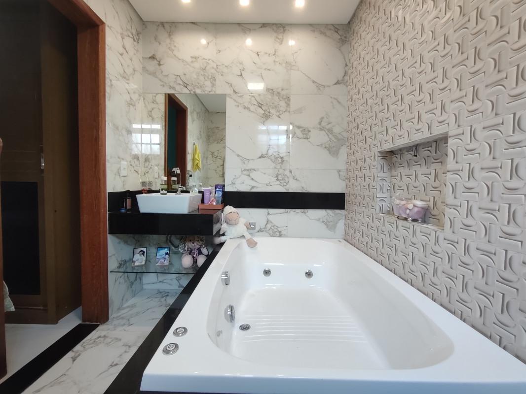 Casa, Nova Cintra, 3 Quartos, 4 Vagas, 1 Suíte