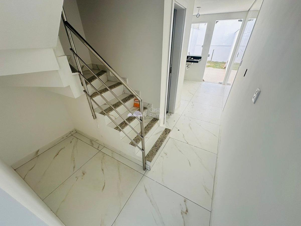 Casa, Santa Branca, 2 Quartos, 2 Vagas, 2 Suítes